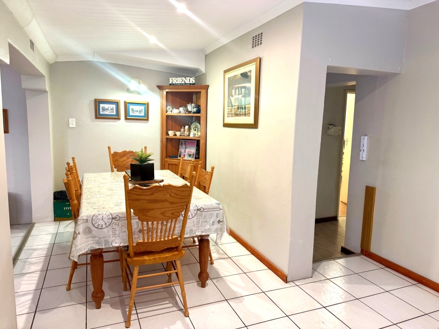 4 Bedroom Property for Sale in Amandelrug Western Cape